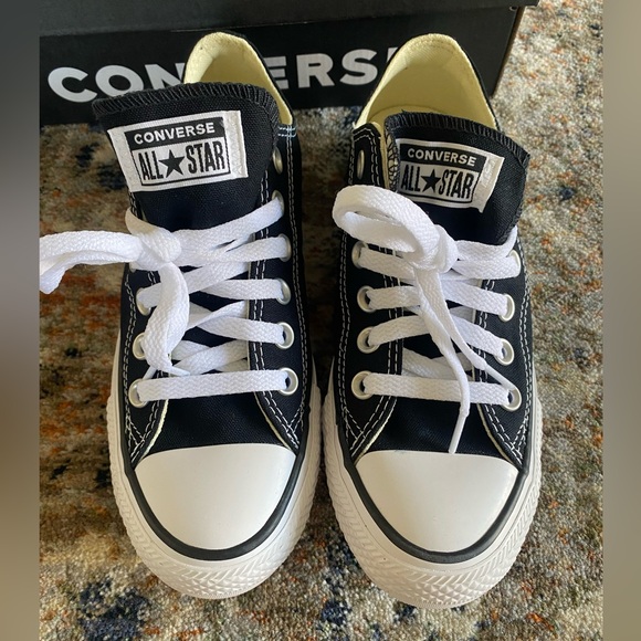 Converse Chuck Taylor All Star Low Top Sneakers Unisex: Men’s 4.5 / Women’s 6.5 - Picture 6 of 10